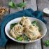 2. Linguine in salsa cremosa di ricotta e noci con spinaci teneri